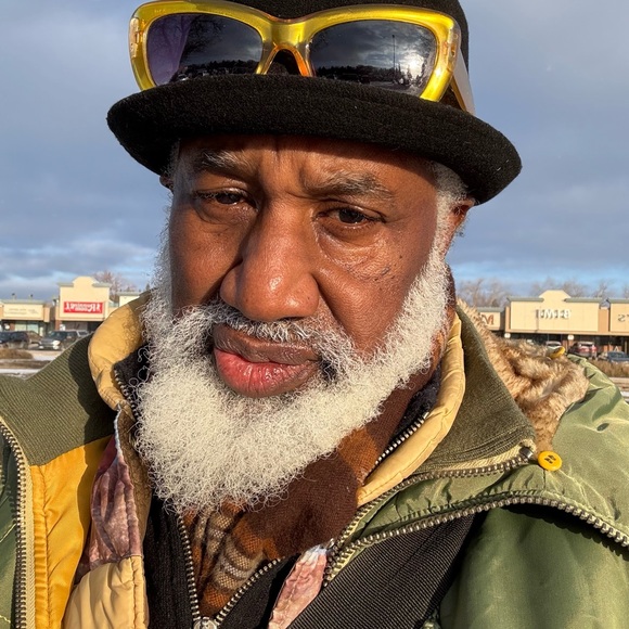 Meet your Posher, Jose - Picture 4 of 8